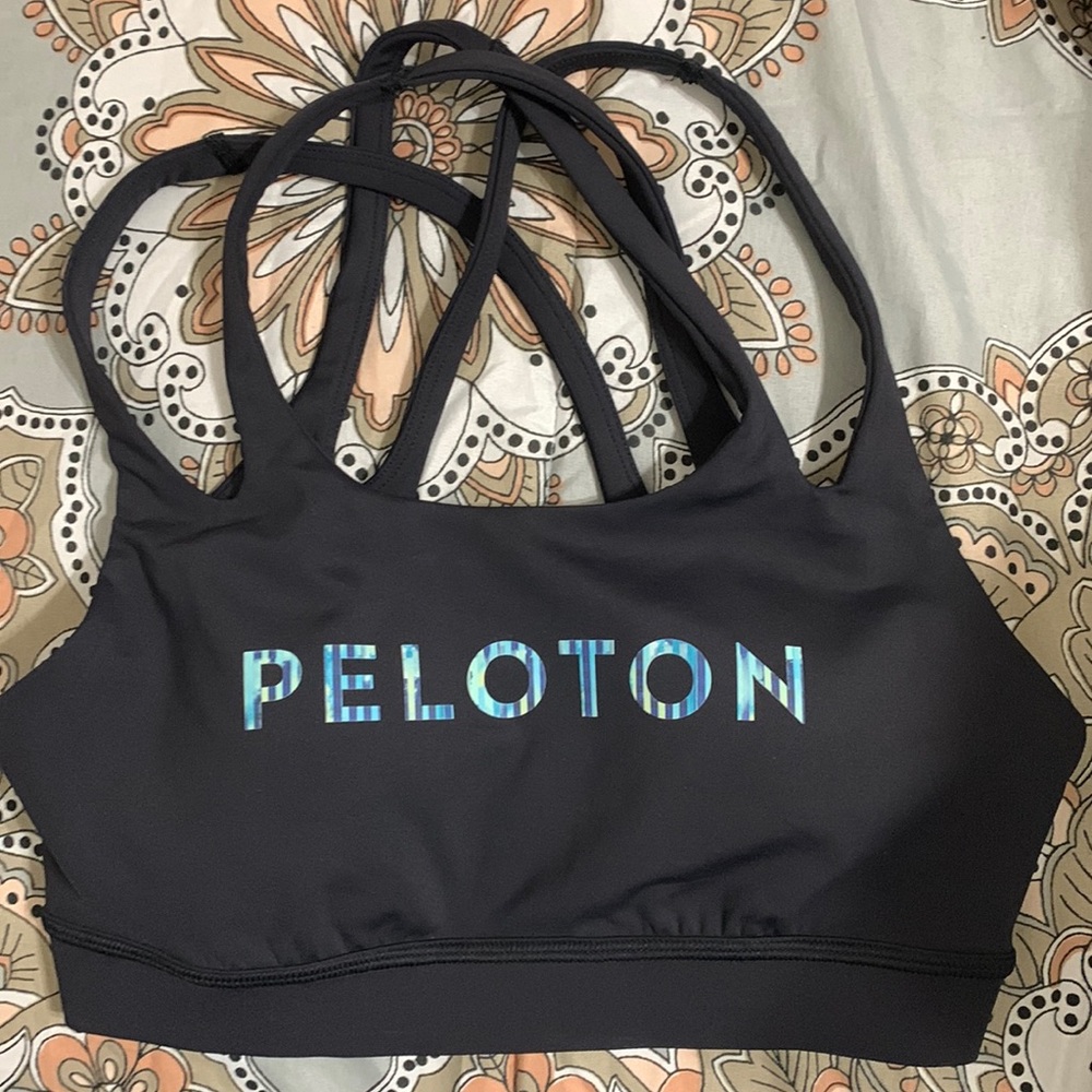 Peloton sports bra small